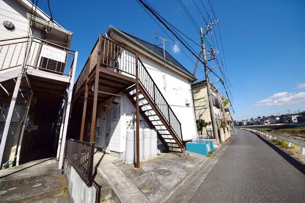 第一ジイスクハイツの物件外観写真